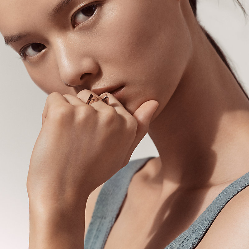 リング 《クルー・ド・フォルジュ》 GM | Hermès - エルメス-公式サイト